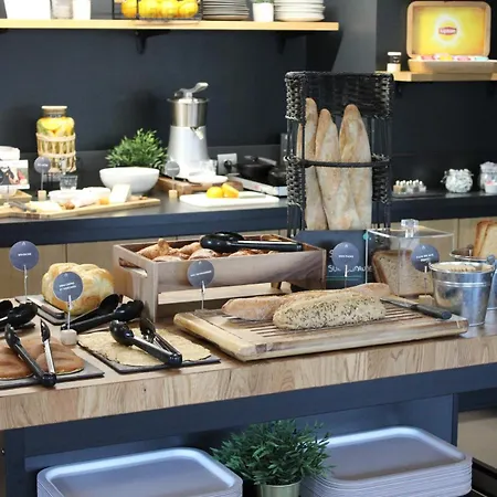 Hotell Campanile Nord Laval (Mayenne)
