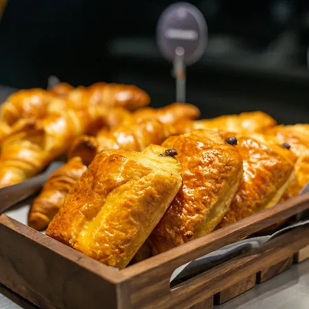 Campanile Nord لافال