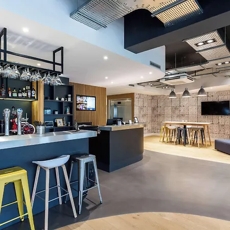 Campanile Prime Laval Nord Отель 3*