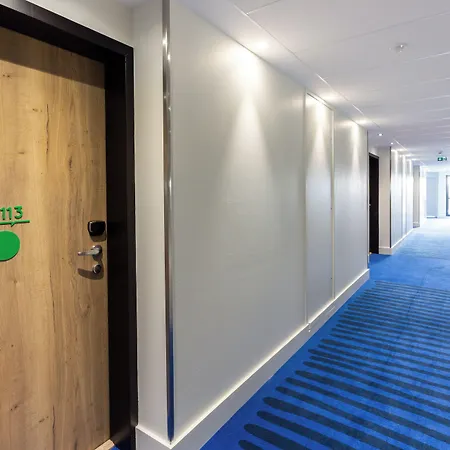 Campanile Prime Laval Nord Отель 3*