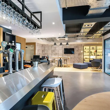 Campanile Prime Laval Nord Отель 3*