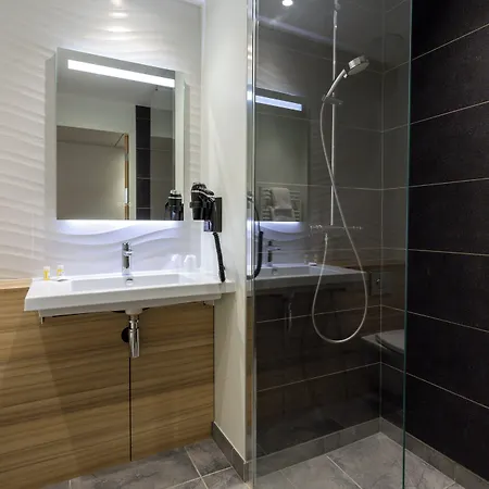 Szálloda Campanile Prime Laval Nord 3*