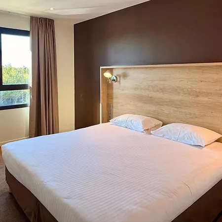 Campanile Prime Laval Nord Отель Лаваль