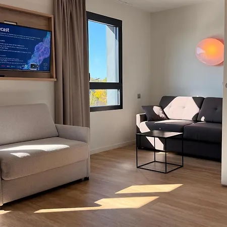 Campanile Prime Laval Nord 3*