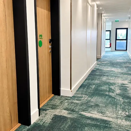 Campanile Prime Laval Nord Отель