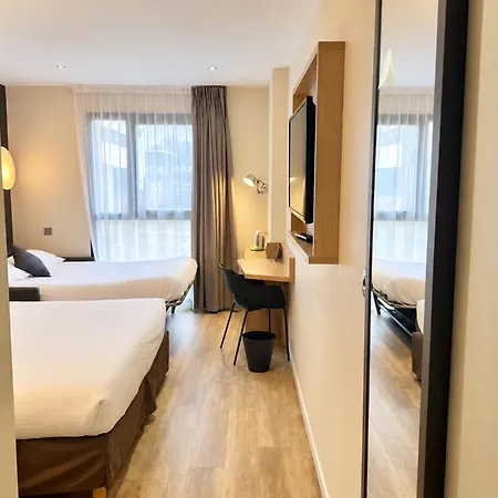 Campanile Prime Laval Nord Отель Лаваль